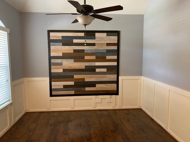 property at 18827 Cove Pointe Dr