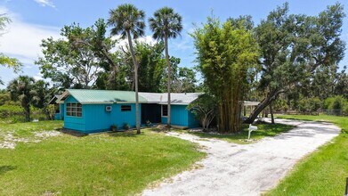 6737 Lincoln Rd in Bradenton, FL - Building Photo - Building Photo