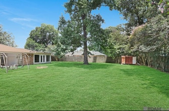 915 Sharon St in Denham Springs, LA - Foto de edificio - Building Photo