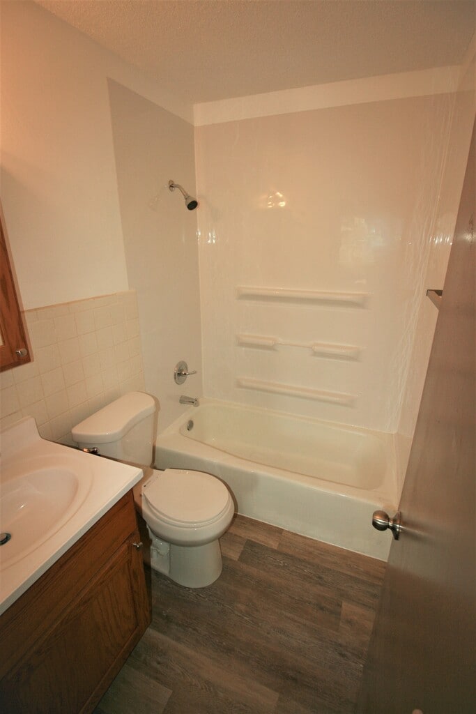 Candlelight Court Apartments in Davenport, IA