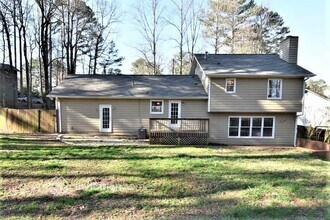 695 Bankshire Dr in Suwanee, GA - Building Photo - Building Photo