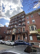 21 Mount Vernon St, Unit 603 in Boston, MA - Building Photo - Building Photo