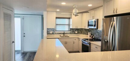 299 N Riverside Dr in Pompano Beach, FL - Building Photo - Building Photo