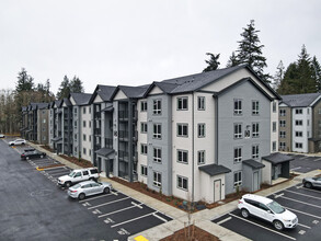 Manor Way in Everett, WA - Building Photo - Building Photo