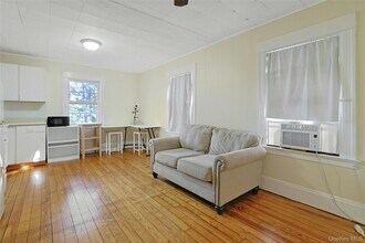 105 S Broadway in Nyack, NY - Building Photo - Building Photo