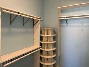 1342 W Banneker St in Hanford, CA - Building Photo - Building Photo