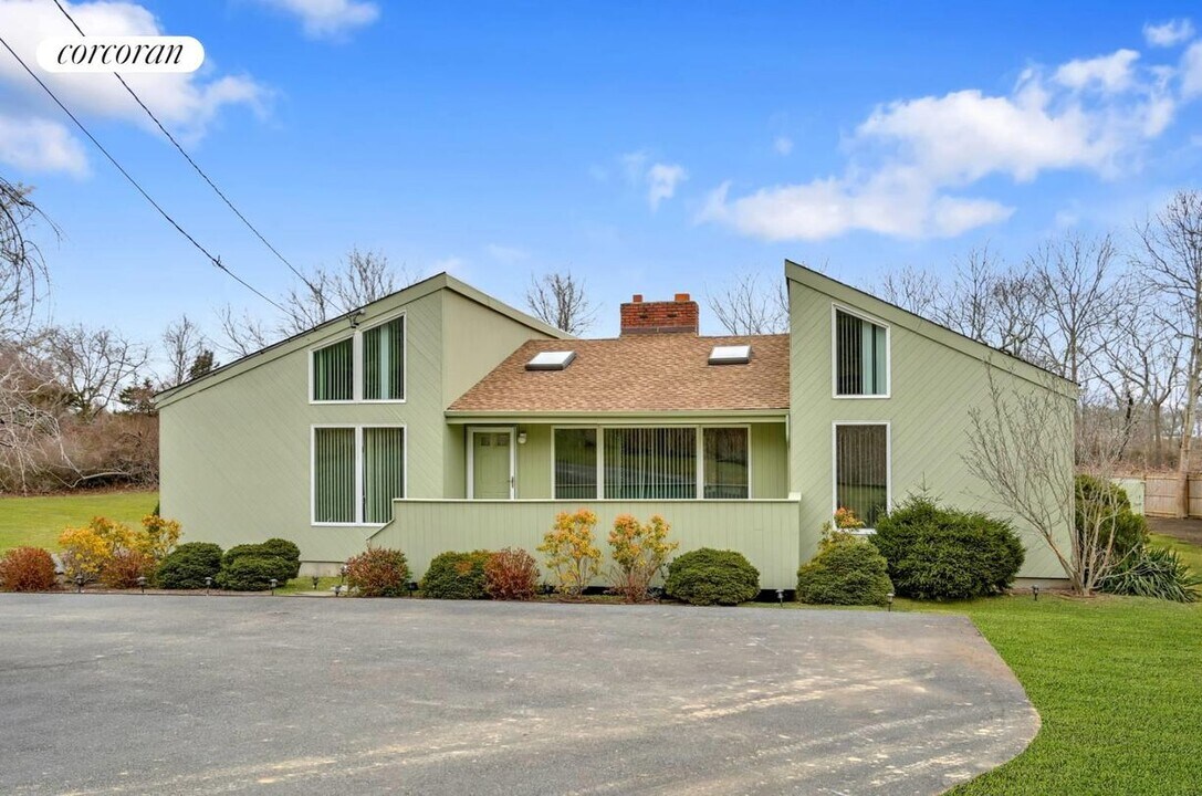 58 Windmill Ln in Amagansett, NY - Building Photo