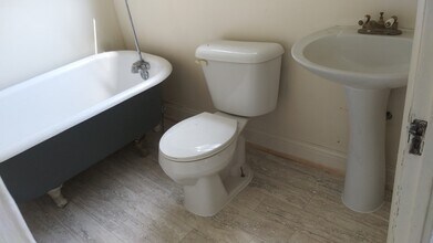 2230 Ravine St, Unit 1 in Cincinnati, OH - Building Photo - Building Photo