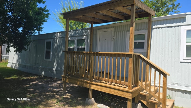 906 FM247 in Huntsville, TX - Building Photo - Building Photo