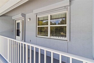 880 Bird Bay Dr W in Venice, FL - Building Photo - Building Photo