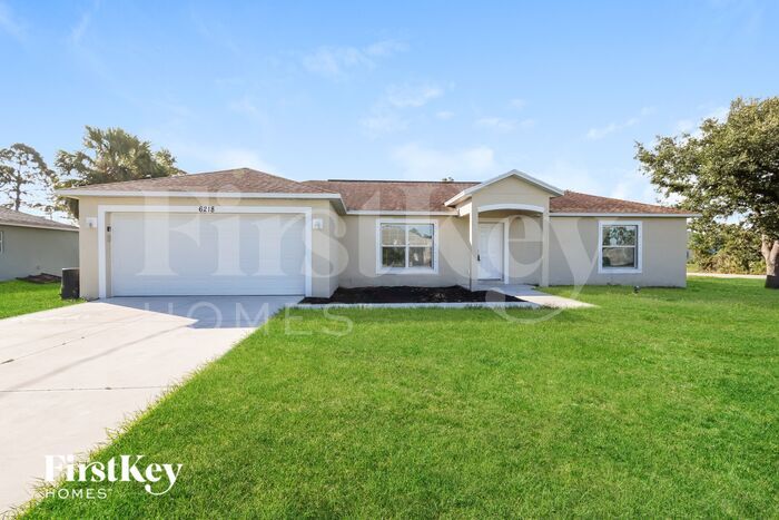 6218 Barrel St in Port Charlotte, FL - Building Photo