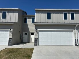 6103 S Alki Pl in Sioux Falls, SD - Building Photo