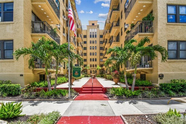130 4th Ave N in St. Petersburg, FL - Building Photo - Building Photo