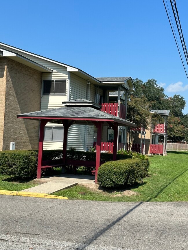 Mimosa Place Apartments in Lafayette, LA - Foto de edificio - Building Photo