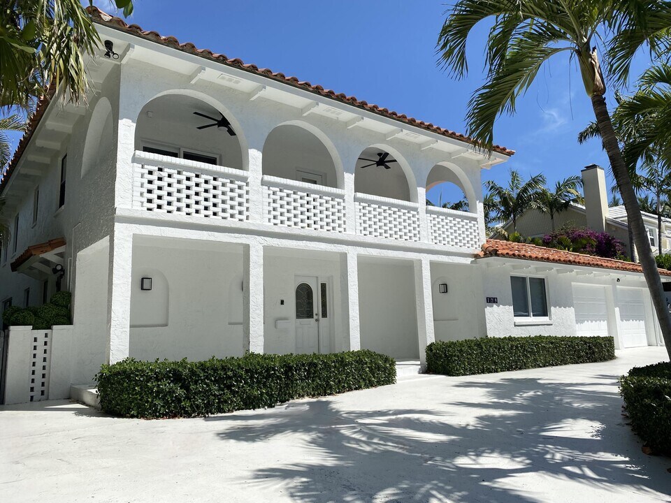 129 Seminole Ave in Palm Beach, FL - Building Photo