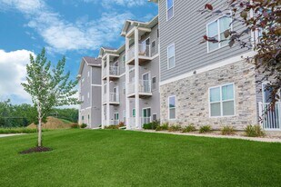 The Groves on Devils Glen in Bettendorf, IA - Building Photo