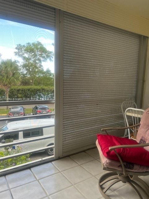 2871 Somerset Dr in Lauderdale Lakes, FL - Building Photo - Building Photo