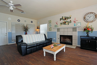 Escondido Creek Apartments in Kenedy, TX - Building Photo - Interior Photo