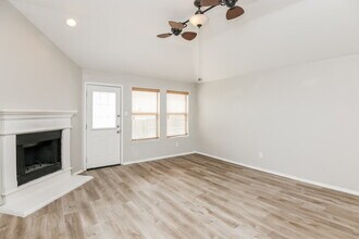 1842 Reynolds St in Lancaster, TX - Building Photo - Building Photo