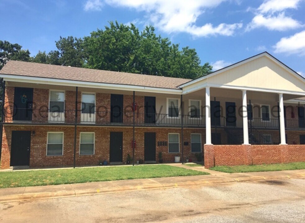 2301 S V St in Fort Smith, AR - Building Photo