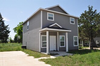 2352 Murphy Ct in Red Oak, TX - Foto de edificio - Building Photo