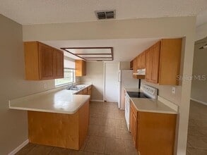 748 Zella Ln in Lakeland, FL - Building Photo - Building Photo