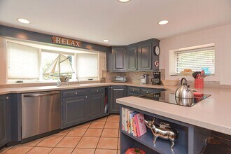 93 Granite St in Rockport, MA - Building Photo - Building Photo