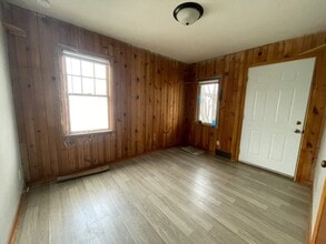 2412 E 8th St in Sioux Falls, SD - Building Photo - Building Photo