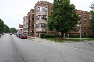 5948 W Superior Chicago, IL 60644 in Chicago, IL - Building Photo - Building Photo