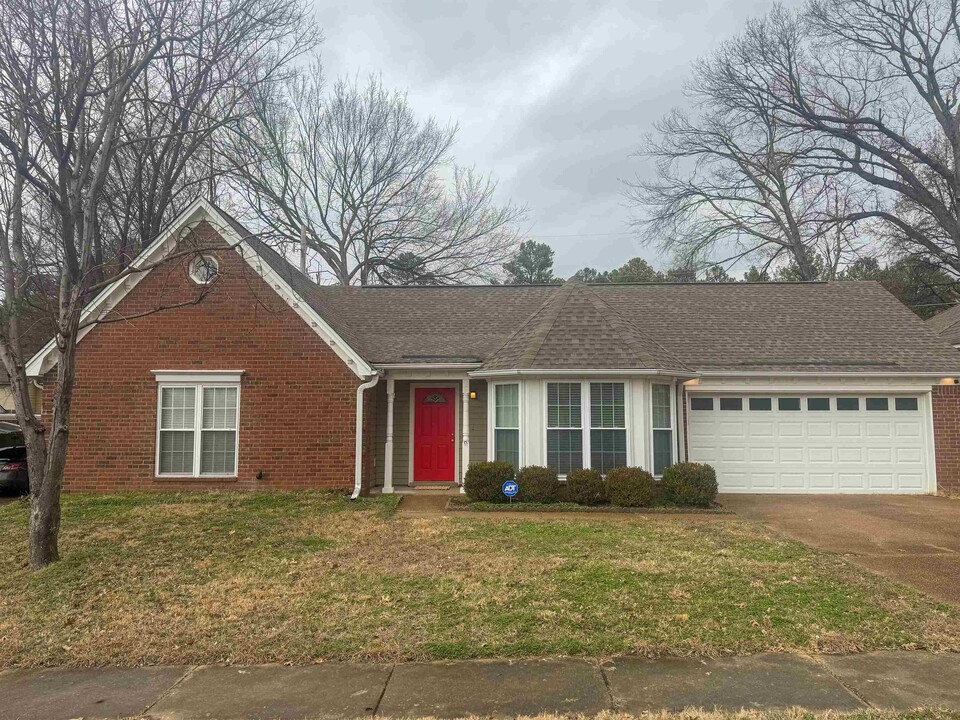 6964 Gallop Dr in Cordova, TN - Building Photo