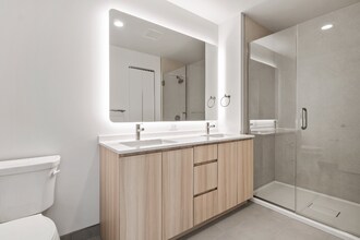 559 S Damen Ave in Chicago, IL - Foto de edificio - Building Photo