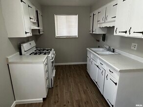 2613 W Wardcliffe Dr in Peoria, IL - Building Photo - Building Photo