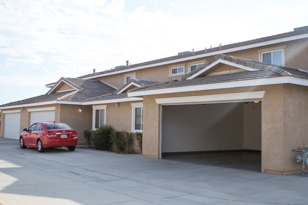 1953 Marie Ave in Rosamond, CA - Building Photo