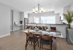 1631 Hammond Cres NW in Edmonton, AB - Building Photo