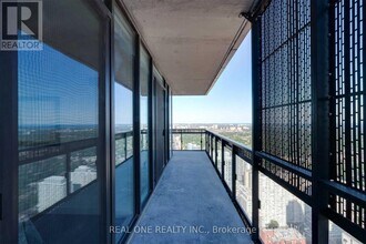 8 Eglinton Ave E in Toronto, ON - Building Photo - Building Photo