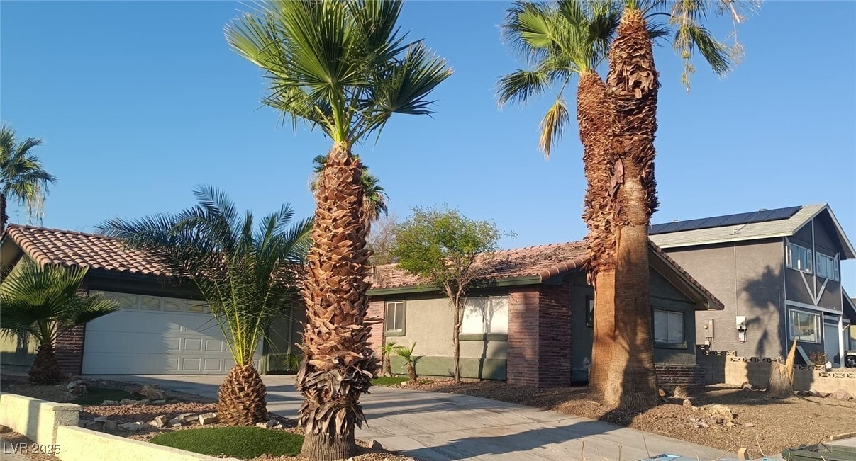 4311 E El Esteban Way in Las Vegas, NV - Building Photo
