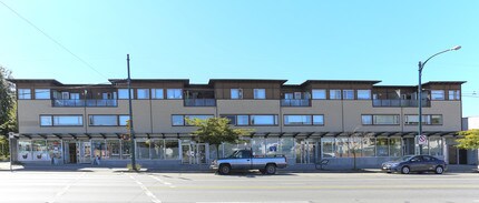 2389 Charles St in Vancouver, BC - Building Photo - Building Photo