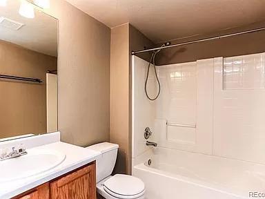 21981 E Crestline Pl in Aurora, CO - Building Photo - Building Photo