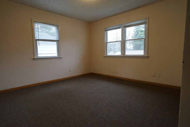 3427 Shirley Rd in Rockford, IL - Foto de edificio - Building Photo
