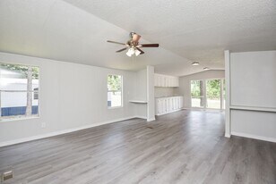 12543 Roy Harris Loop in Conroe, TX - Building Photo