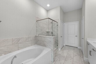 16606 Tranquility Grove Dr in Atascocita, TX - Foto de edificio - Building Photo