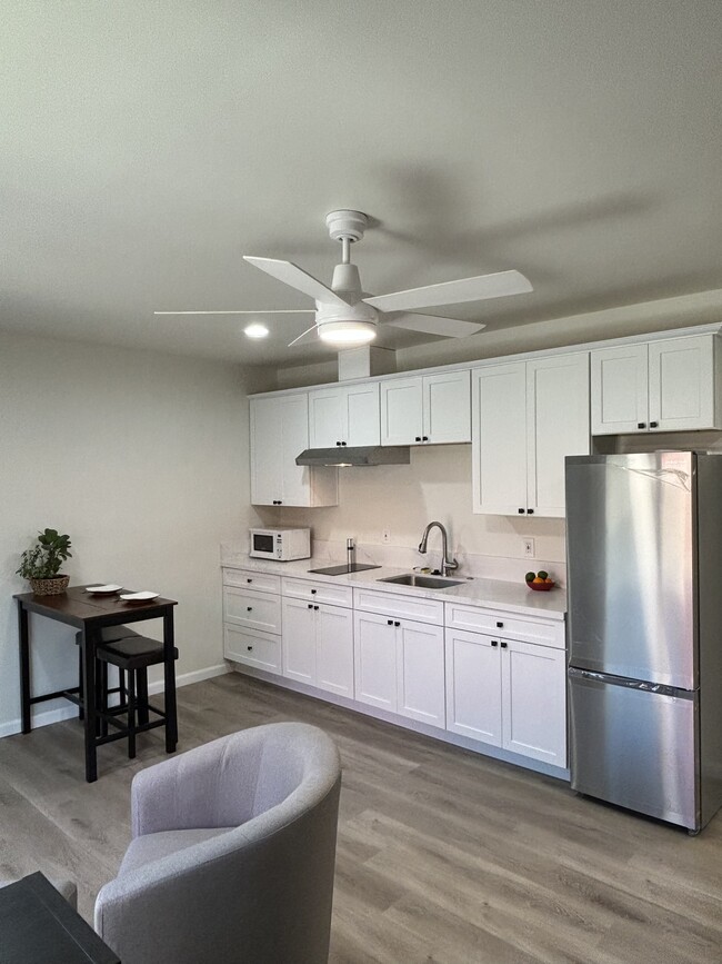 6421 Gary Ct, Unit 6419 Gary Court in San Diego, CA - Building Photo - Building Photo