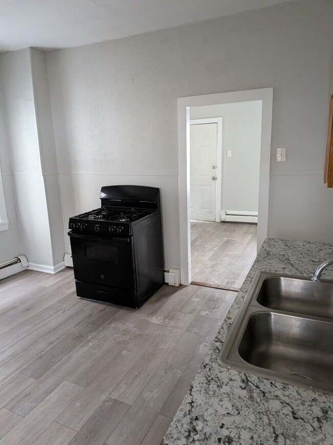 921-923-923 Lonergan Pl in Scranton, PA - Building Photo - Building Photo