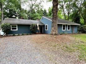 375 Midland Rd in Southern Pines, NC - Building Photo