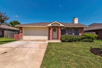 2415 Wisteria Way in Round Rock, TX - Foto de edificio - Building Photo