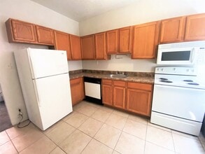 5932 Elwood St in Pittsburgh, PA - Building Photo - Building Photo