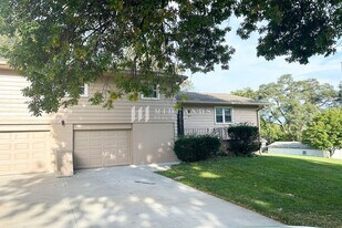 2612 S 61st Ave in Omaha, NE - Building Photo