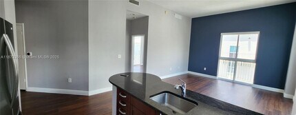7280 SW 90th St in Miami, FL - Building Photo - Building Photo