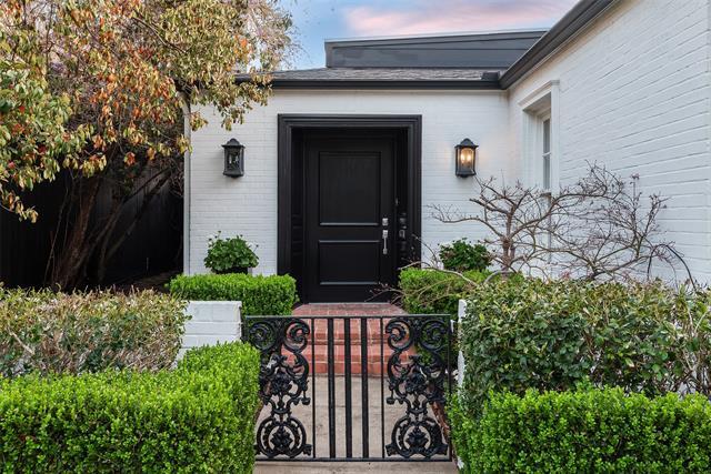 4625 N Versailles Ave in Dallas, TX - Building Photo - Building Photo