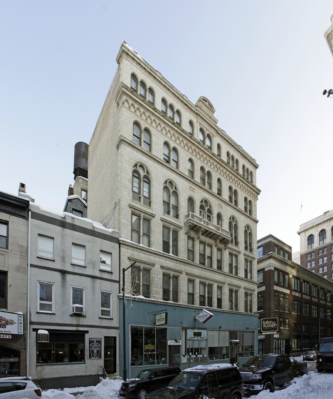 701 Sansom Street in Philadelphia, PA - Building Photo - Building Photo